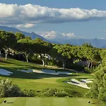 Casasotopolo, Sotogrande, Sleeps 8, Private Rooftop Pool, Easy Free Parking