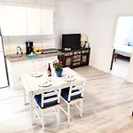 Bonito Estudio Con Patio Interior En Altea