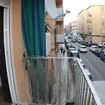 Comodo Piso Con Cocina, Salon Y Balcon