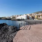 Home2Book Stunning Beachfront House With Sea Views