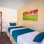 Occidental Pueblo Acantilado