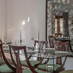 tuGuest Gran Via 42 Apartment