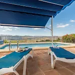 Mariposa Large 2 Bedroom Lake Views