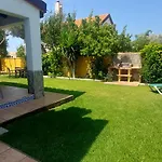 Chalet la Huerta con piscina chimenea y Wifi