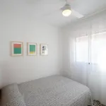 Traditional central 2 Double bed apt in quiet square