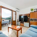 Yourhouse Sol I Mar 1 Beach Apartment