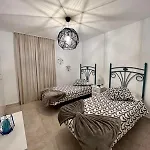 Queen Amanay - Terrazza, Confortevole, Tranquillo, Wi-Fi, Ac