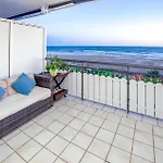 3 Bedroom Nice Apartment In Cubelles