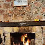 Bodega Tipica En El Molar Sin Camas Ni Dormitorios