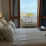 Vivienda A Pie De Playa Con Piscina Privada