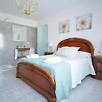Galihost - Villa Garcia