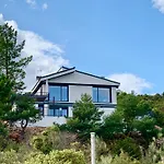 Chalet Nuevo En La Montana, Con Chimenea