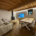 Cabanas Do Carpinteiro / Santiago De Compostela - Rias Baixas