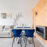 Apartment By The Beach With Pool And Private Parking