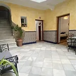 Patio Andalusi Junto A La Vina