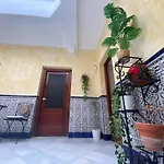 Patio Andalusi Junto A La Vina