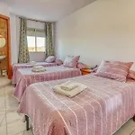 Ochomin Hostel