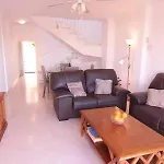Amplio Apartamento Con Piscina Cerca De La Playa