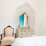 Una Casa Azul