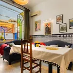 Una Casa Azul