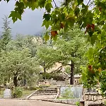 Magnífico Castillo privado, elevado en la roca