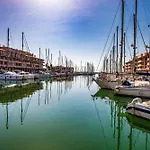 Puerto Deportivo La Goleta - Expoholidays