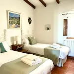 Tradicional Casa De Campo Andaluza Con Piscina Privada