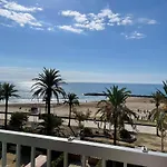Primera Linea De Playa Con Preciosas Vistas Al Mar