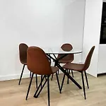 A H Rentals Picasso Apartamento