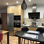 Piso dentro de una casa rural
