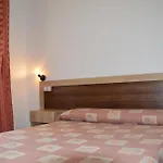 LABELLA Hostal Restaurante