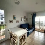 Apartamento con piscina y junto a la playa - BRUT.