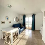 Apartamento con piscina y junto a la playa - BRUT.