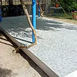 House With Exclusive Pool And Garden 7 Min Walk From The Beach And The Center