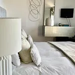 Estilosa Casa Golf Suites