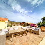 Exquisite Rural House With Garden, Pool And Sea Views