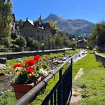 El Cuchi de Tril, céntrico, wifi, ascensor y garaje