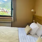 Hostal Escuils