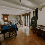La Casa De La Acacia