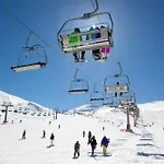 Vista Nevada Ski Lodge
