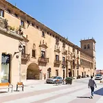 Dwo Abaster Suites
