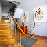 Dwo Abaster Suites