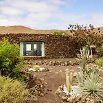 Villa La Estrella - el Paraíso with private Jacuzzi