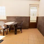 Rentitspain Confortable Apartamento Con Patio En Motril