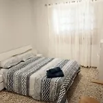Amplia Casa 5 Habitaciones En Santa Cruz Con Zona Para Trabajar