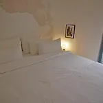 Casa 3 Guesthouse and Artist Residence