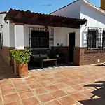 Bonito chalet en La Cala con gran jardín privado