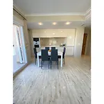 Modern Flat Close To Beach