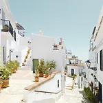 Las Pizarrillas: tu hogar en este blanco pueblo