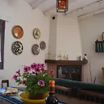 Tuguest Hortichuela House